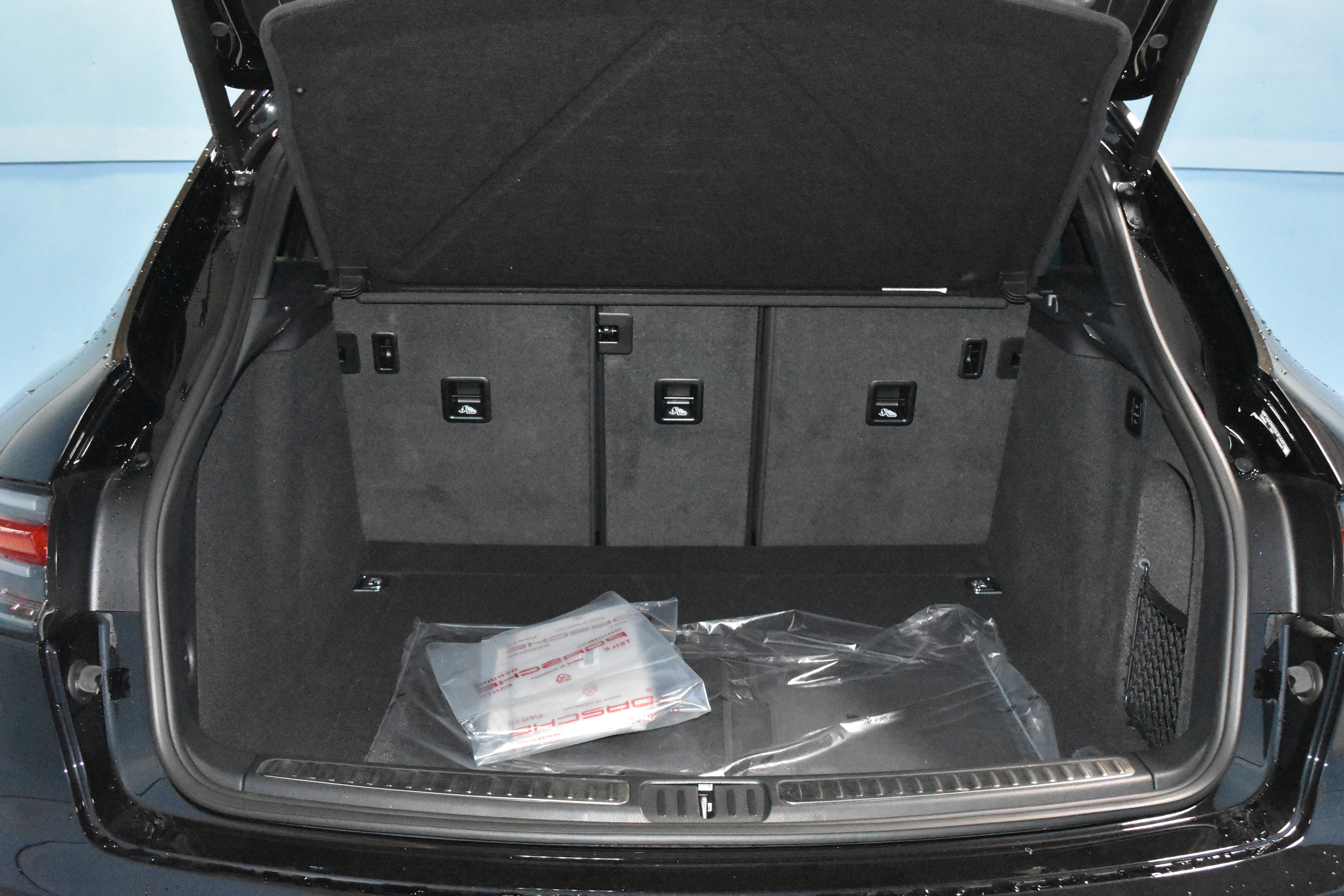 New 2025 Porsche Macan image 32