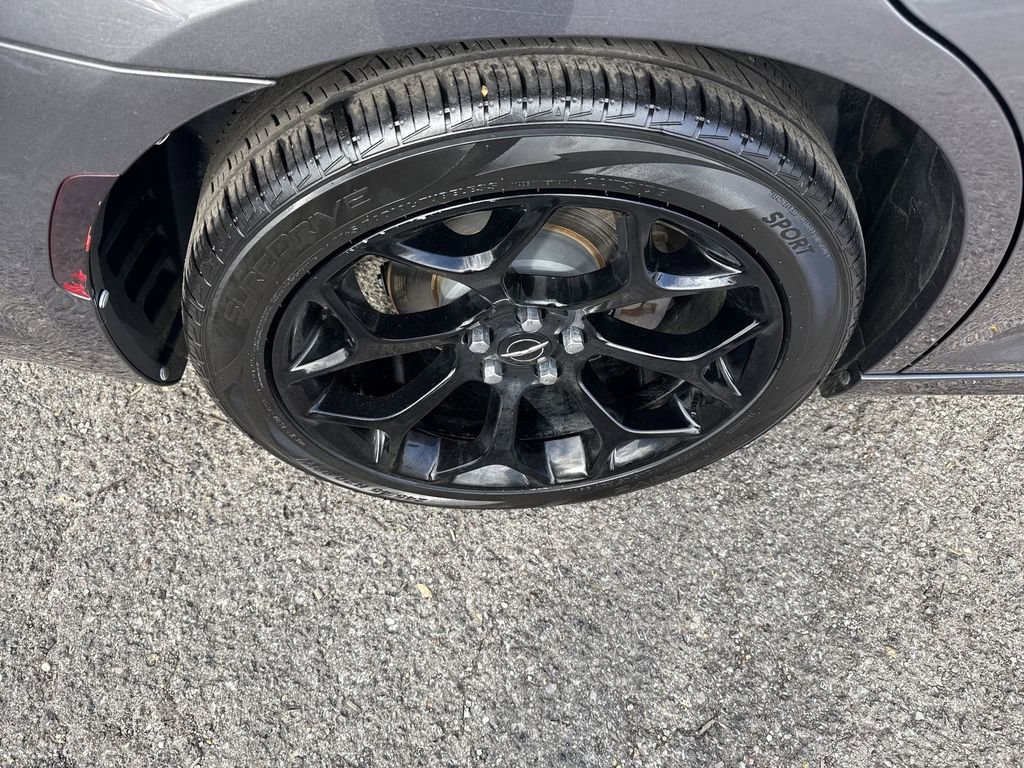 Used 2017 Chrysler 300 S w/ 300S Premium Group image 40