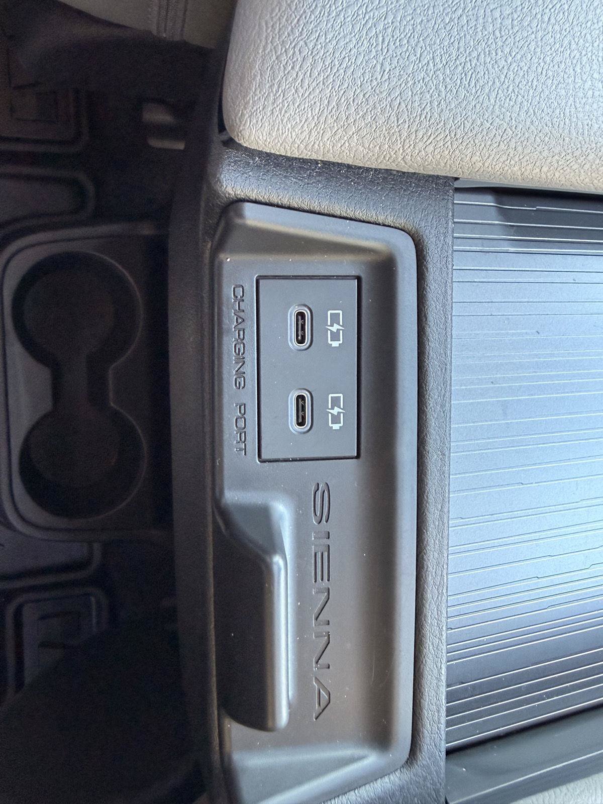 Used 2025 Toyota Sienna XLE w/ XLE Plus Package AWD/4WD image 34