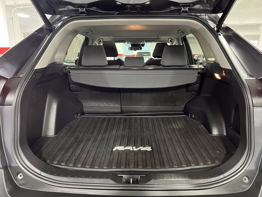 Certified 2019 Toyota RAV4 XLE w/ Convenience Package AWD/4WD image 40