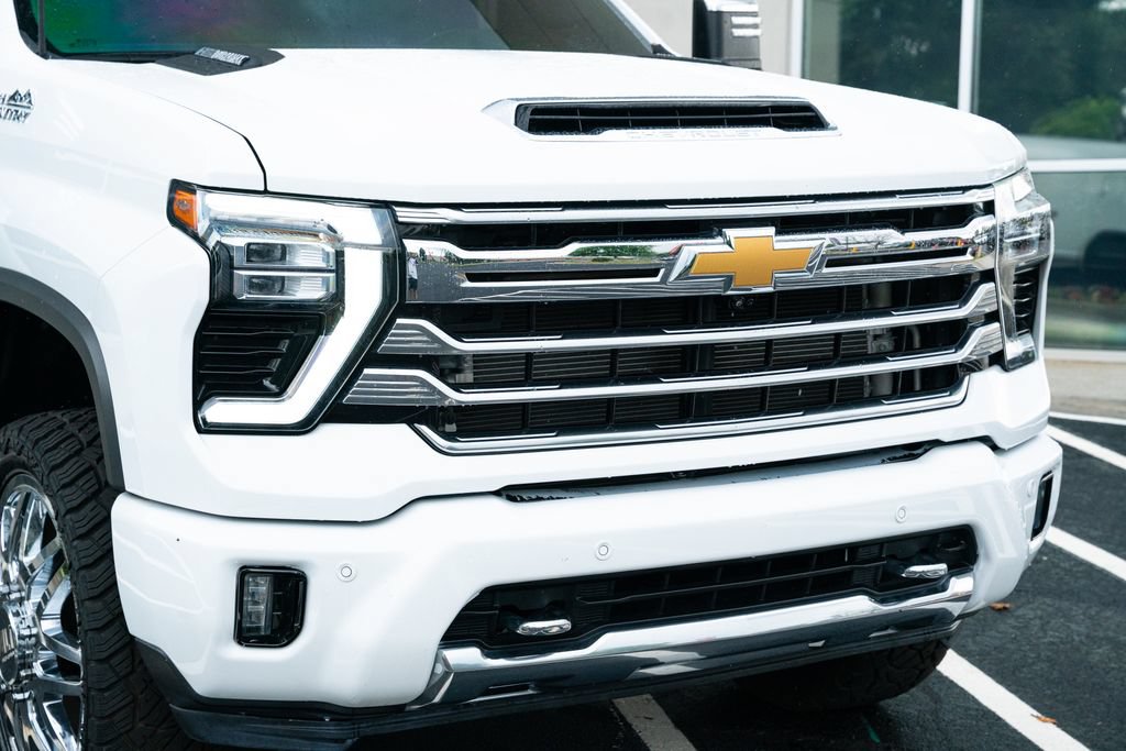 Used 2024 Chevrolet Silverado 3500 High Country AWD/4WD image 5