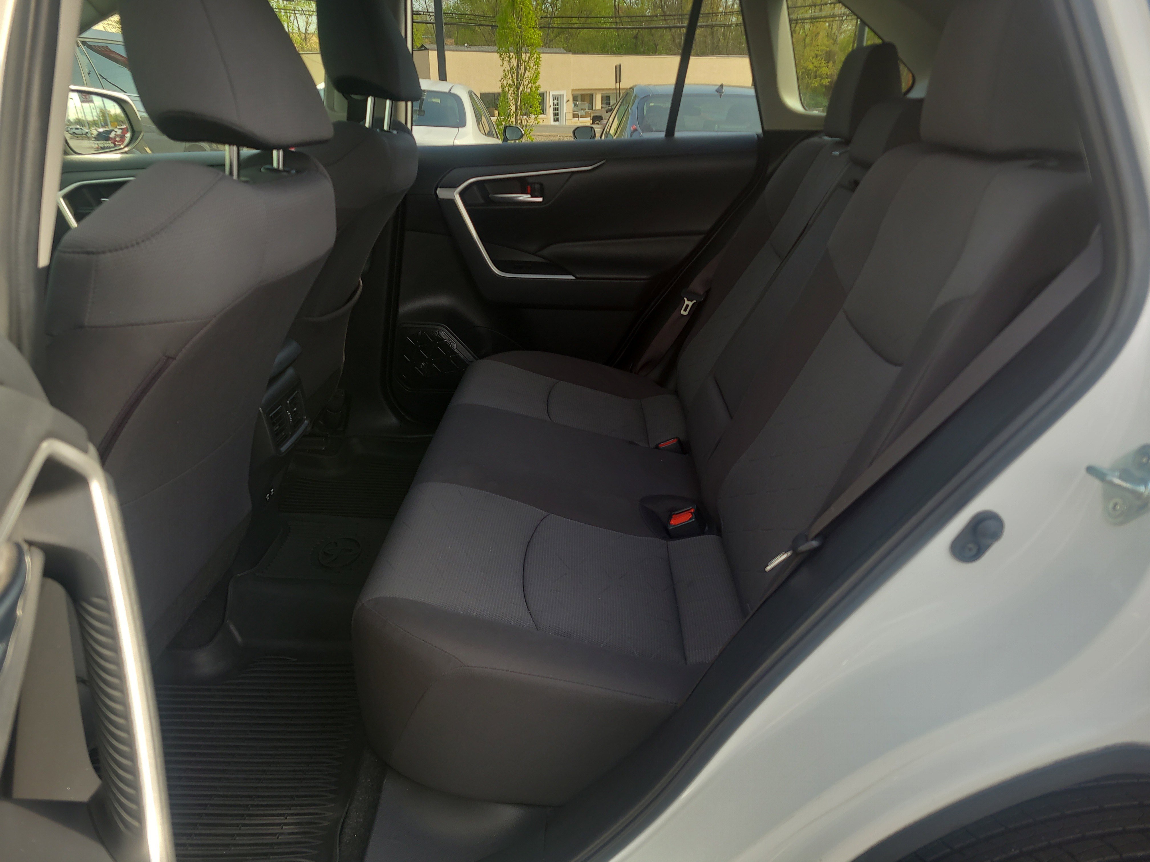 Certified 2019 Toyota RAV4 XLE w/ Convenience Package AWD/4WD image 28