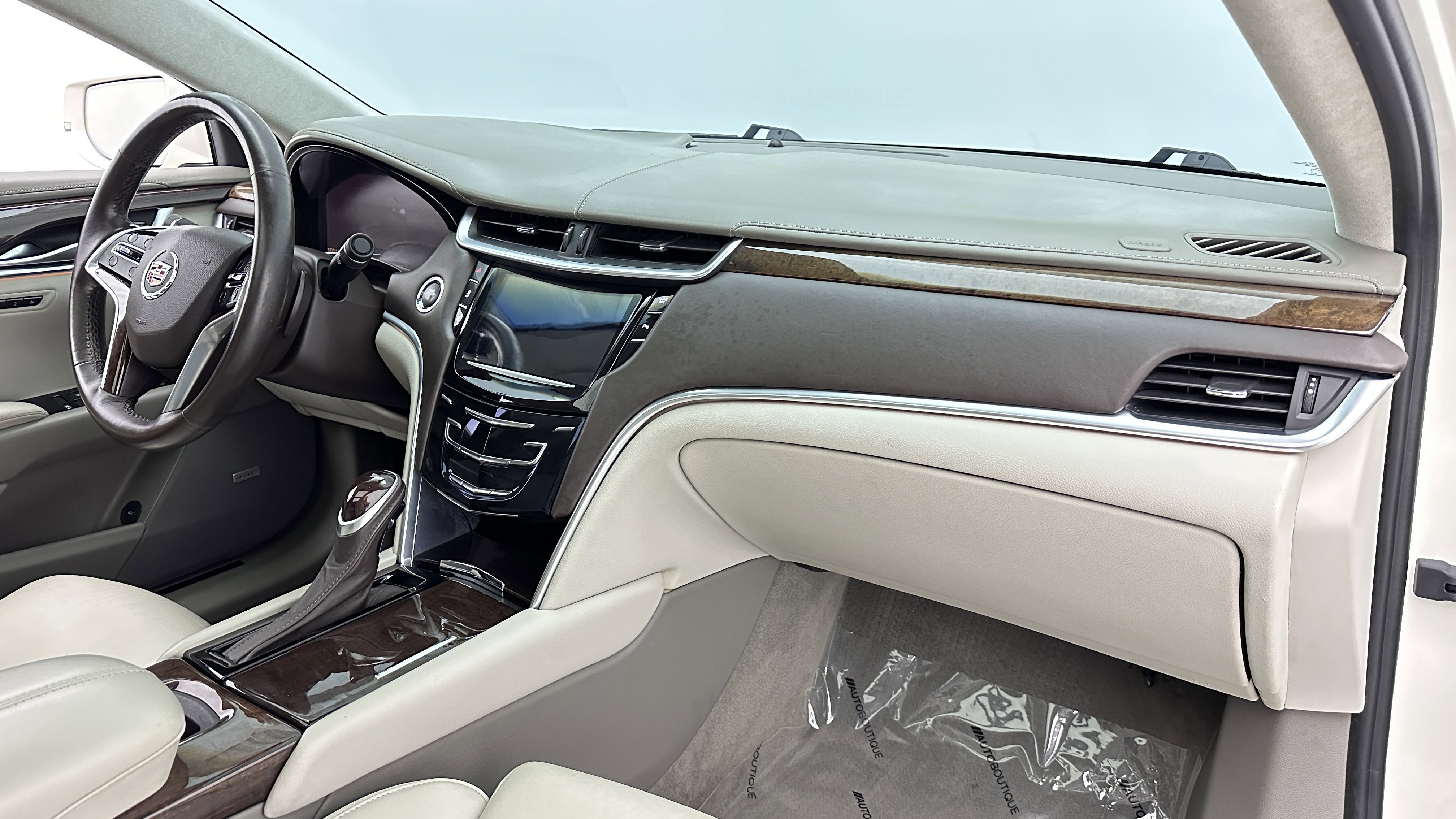 Used 2013 Cadillac XTS Platinum AWD/4WD image 35