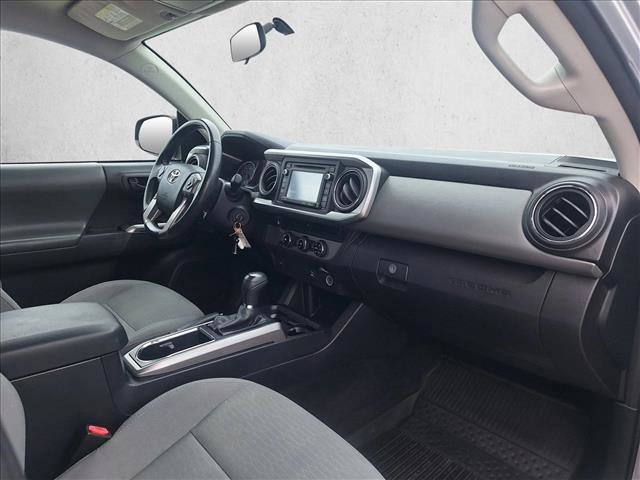 Used 2017 Toyota Tacoma SR5 w/ SR5 Appearance Package (SM) image 18