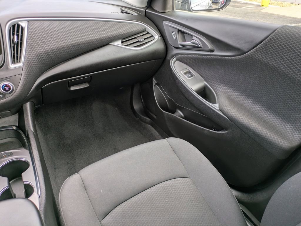 Used 2024 Chevrolet Malibu LT image 17