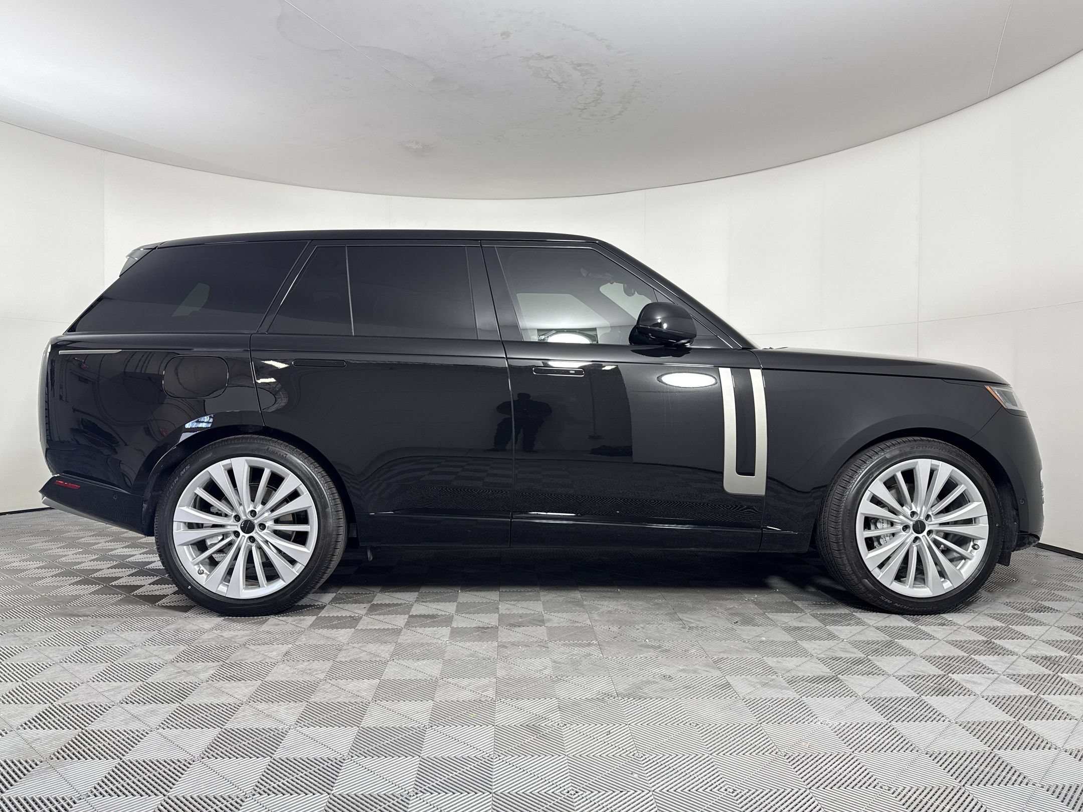 New 2026 Land Rover Range Rover SE AWD/4WD image 8