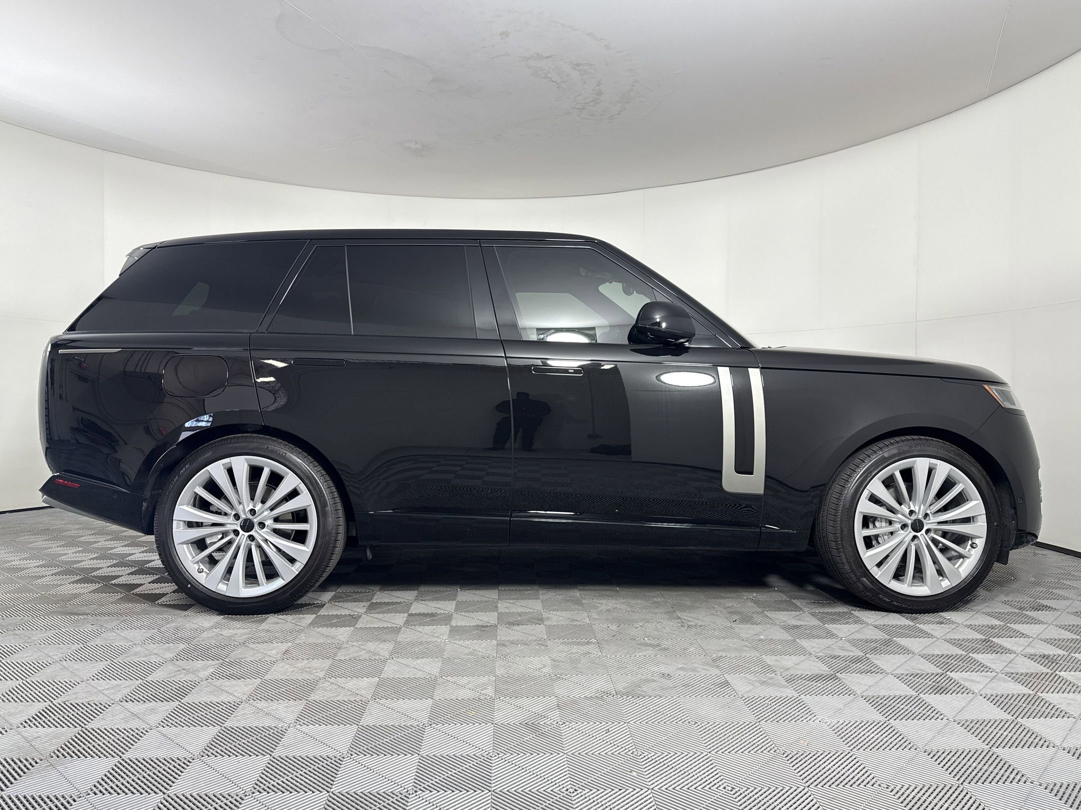 New 2026 Land Rover Range Rover SE AWD/4WD image 8