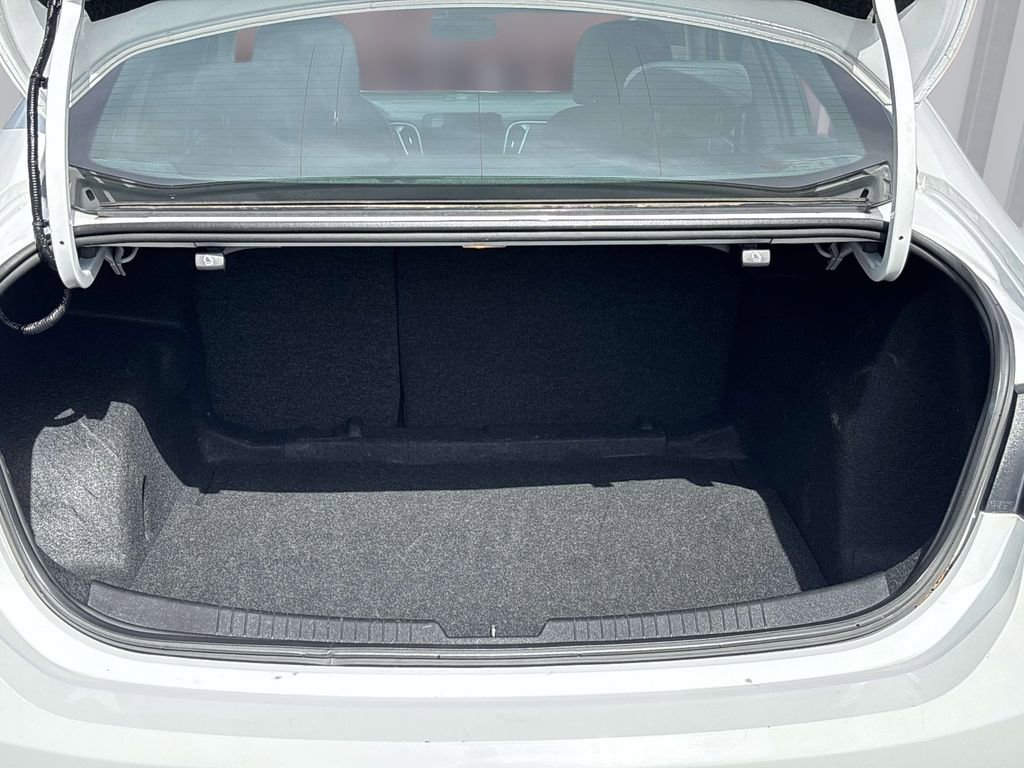 Used 2024 Chevrolet Malibu LT image 14