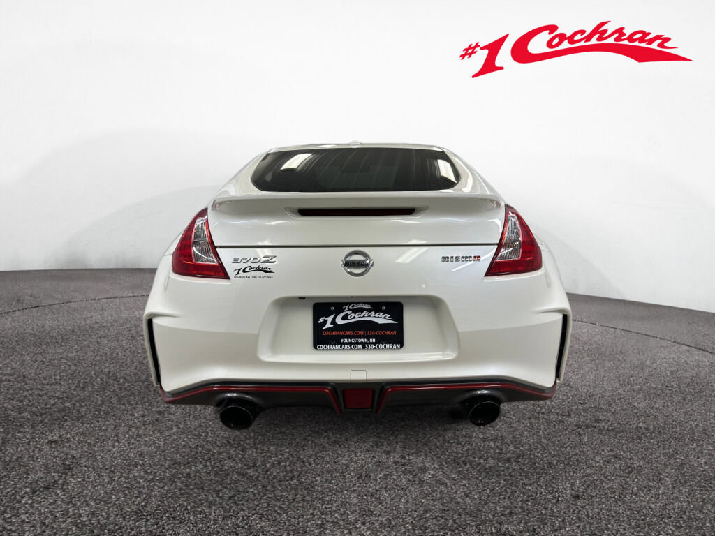 Used 2017 Nissan 370Z NISMO RWD image 17