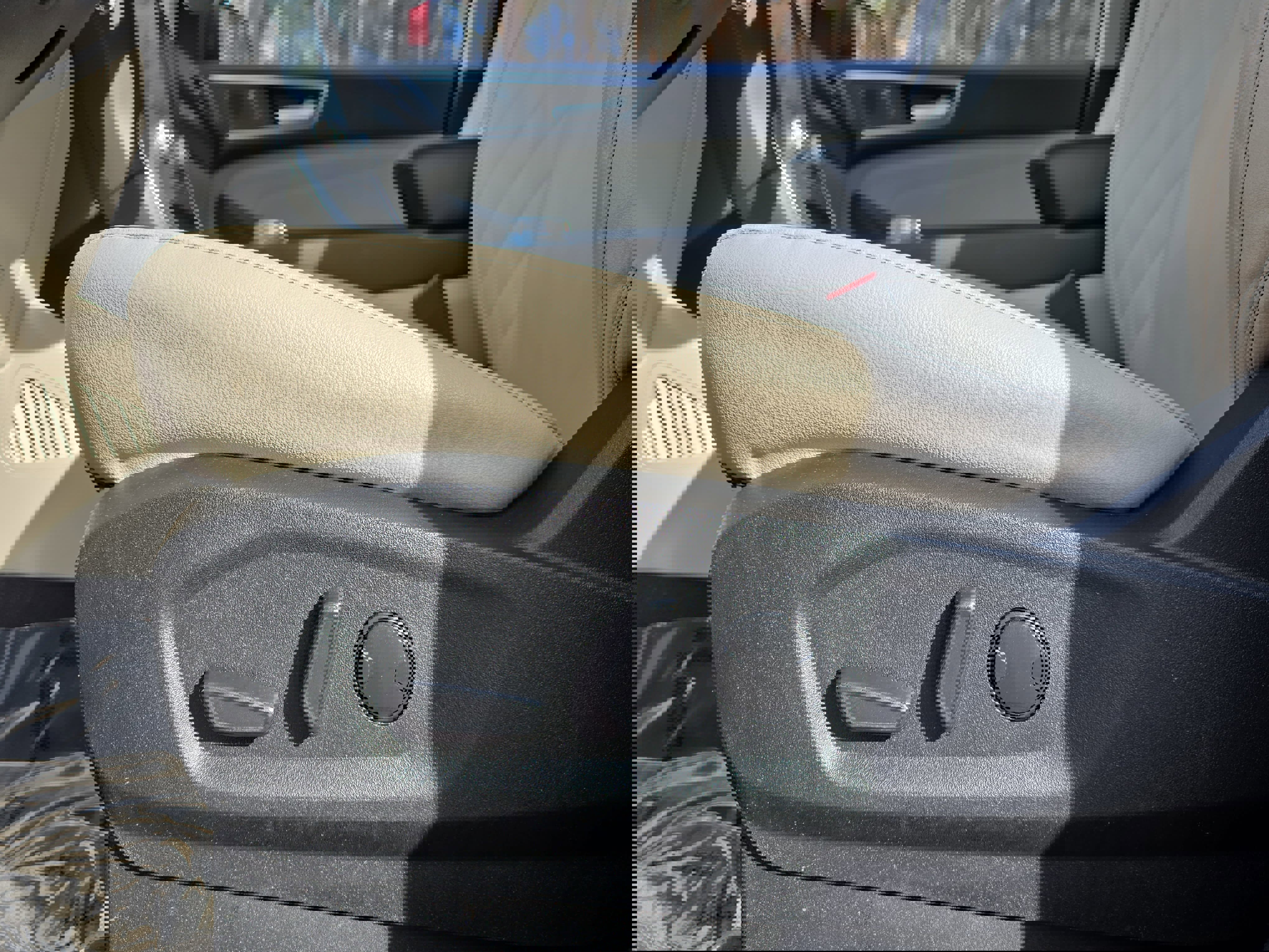 Used 2023 Ford Edge Titanium w/ Equipment Group 301A image 28