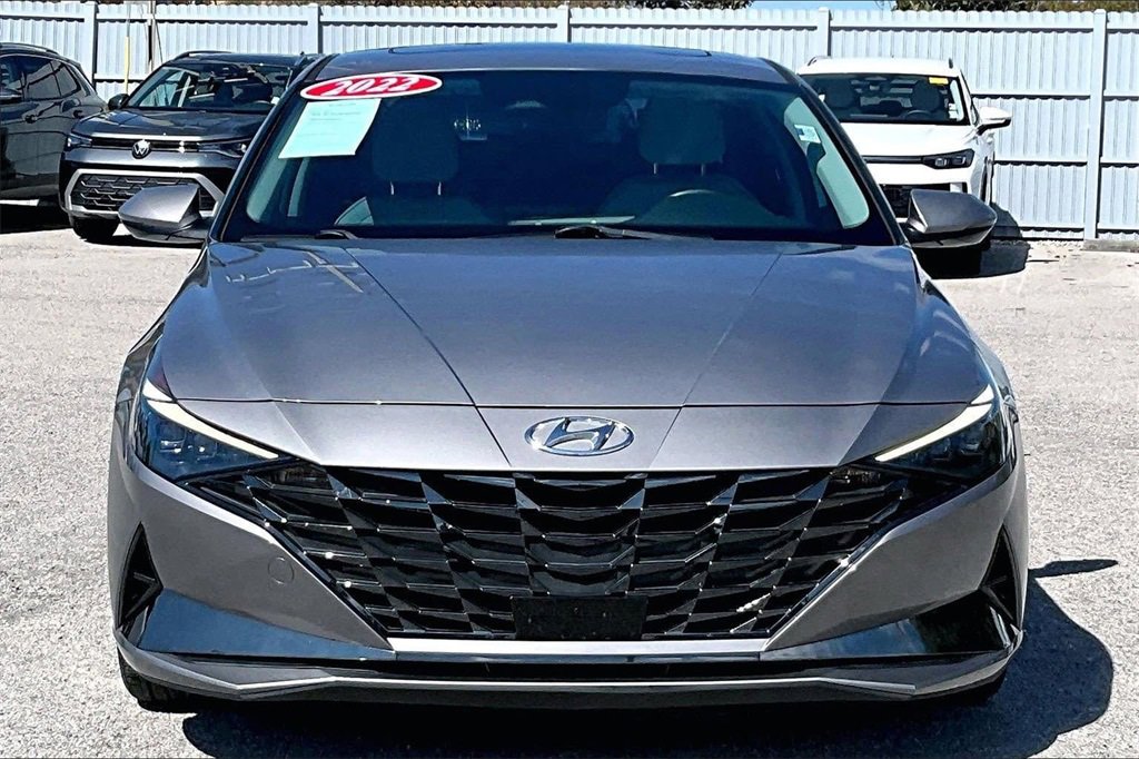 Used 2022 Hyundai Elantra Limited image 10
