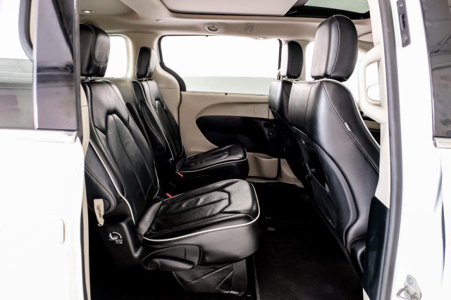Used 2022 Chrysler Pacifica Limited FWD image 36