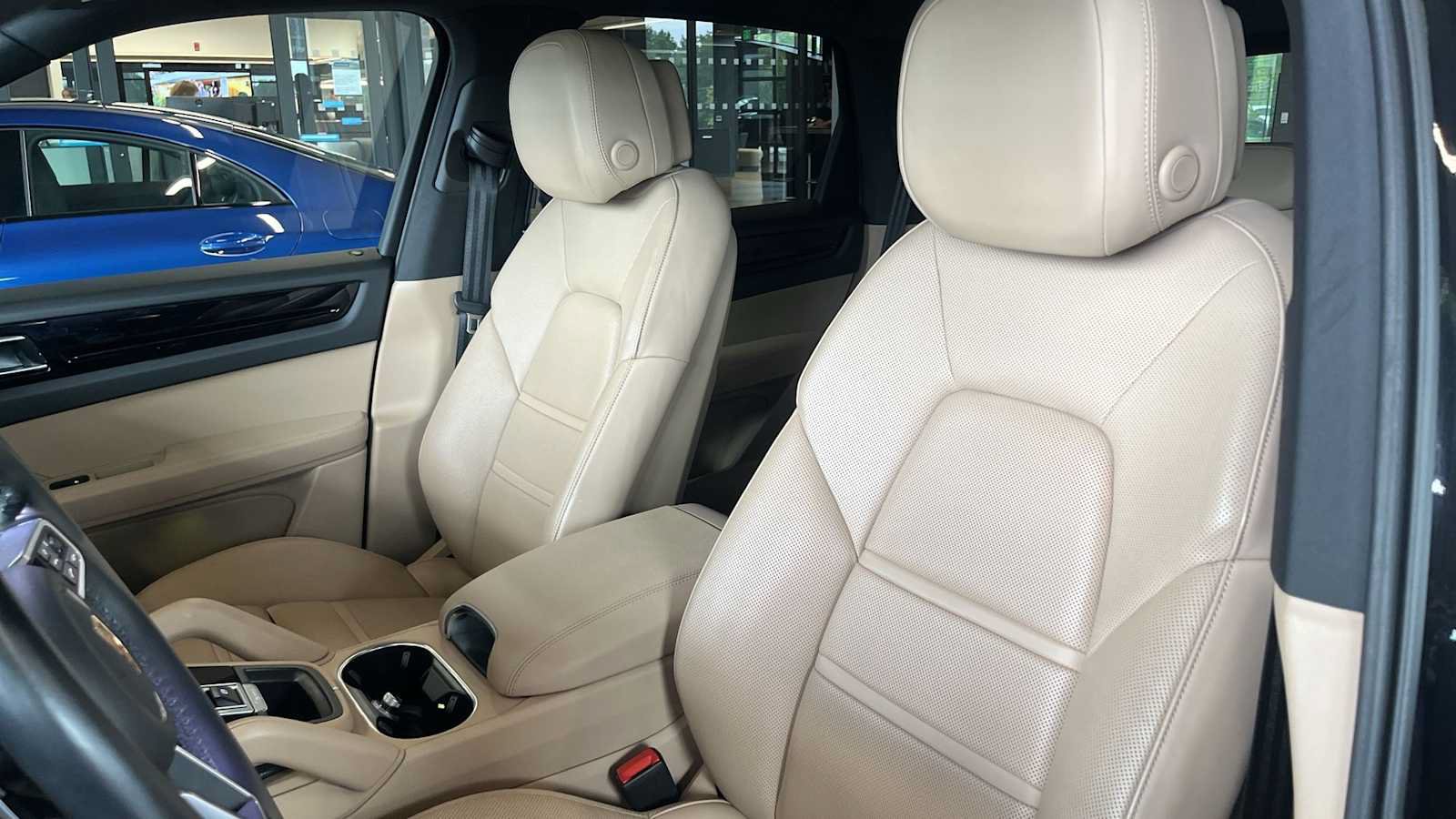 Used 2023 Porsche Cayenne S AWD/4WD image 27