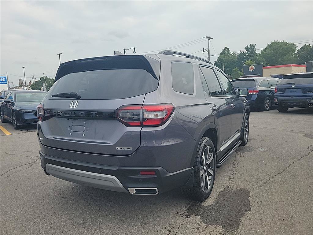 Used 2023 Honda Pilot Touring image 5