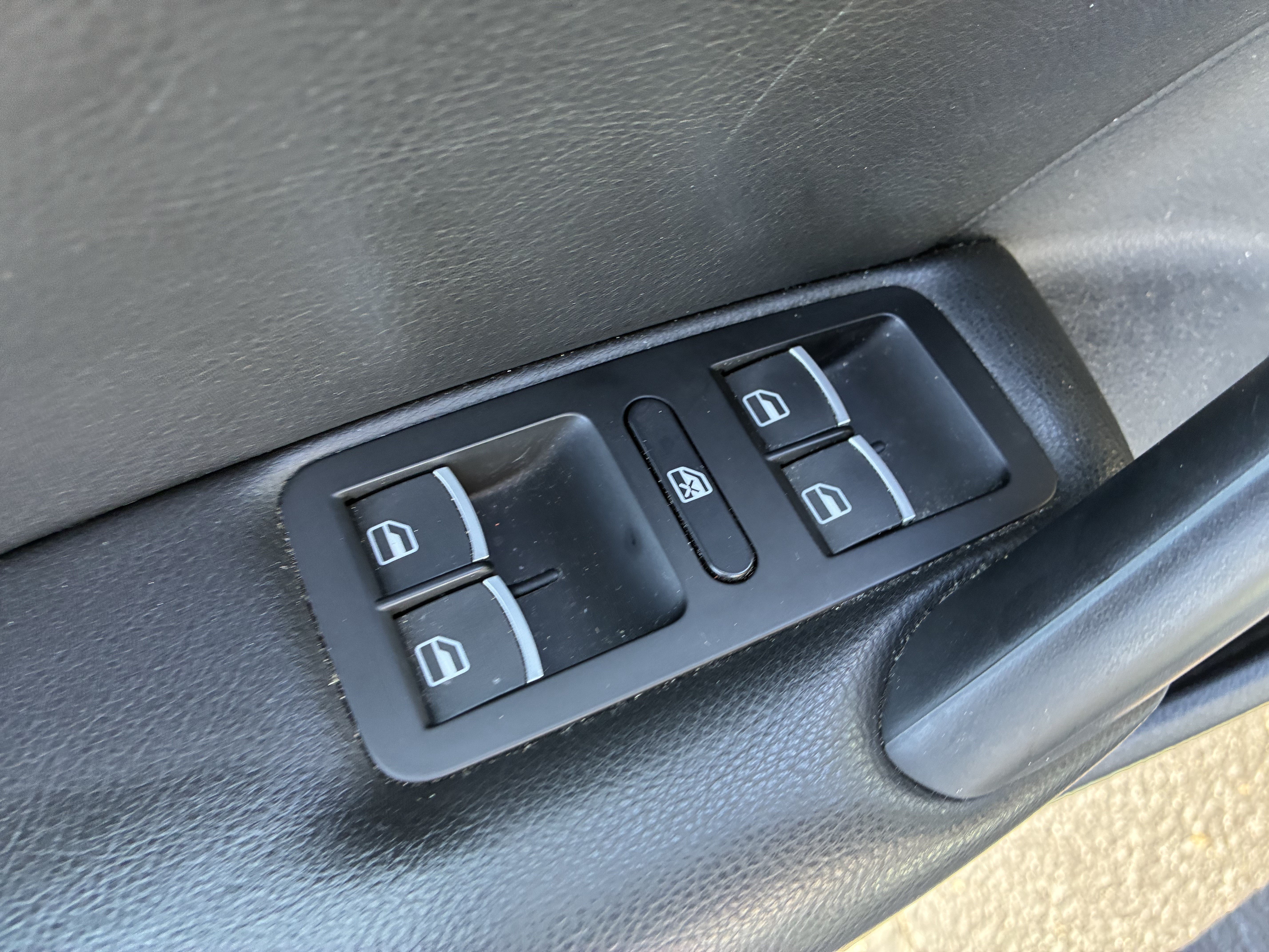 Used 2012 Volkswagen Passat 2.5 SE FWD image 24