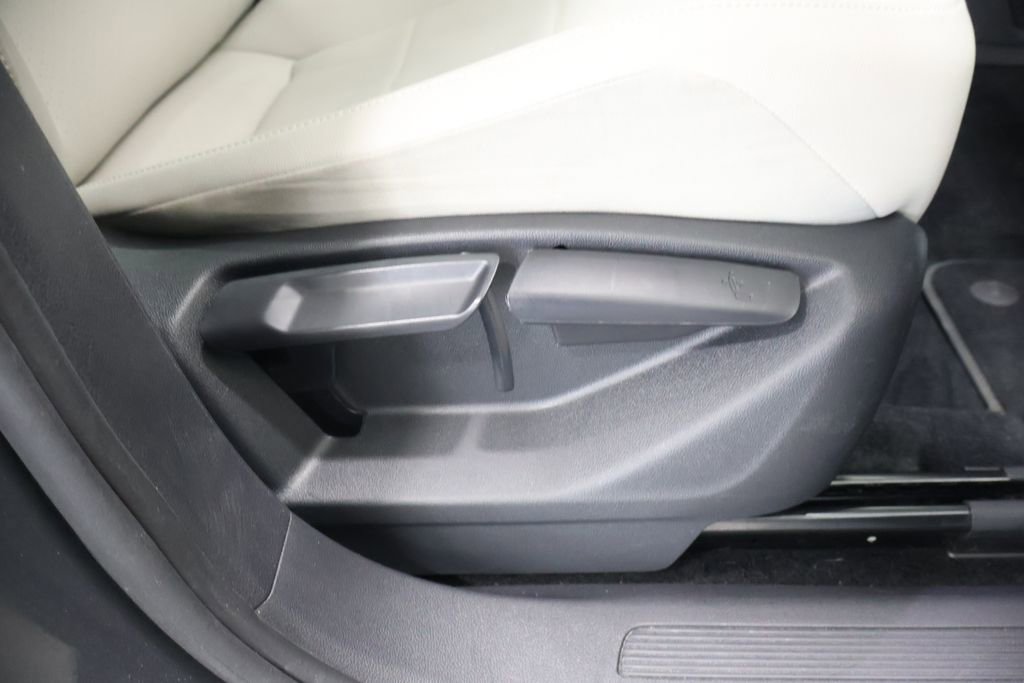 Used 2019 Volkswagen Tiguan SE w/ Panoramic Sunroof Package image 22