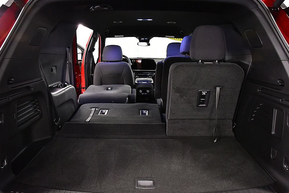 Used 2025 Chevrolet Traverse LT w/ Driver Confidence Package AWD/4WD image 29
