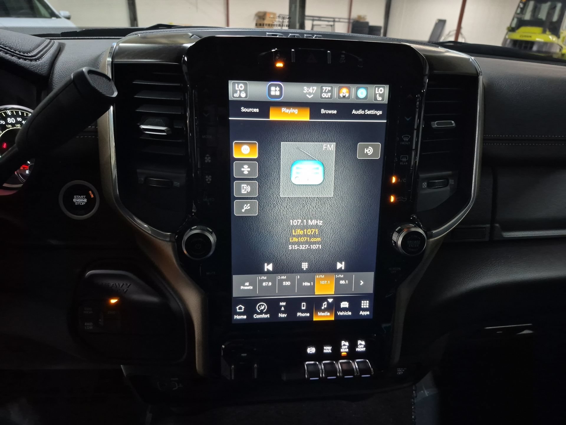 Used 2024 RAM 2500 Laramie w/ Safety Group AWD/4WD image 14