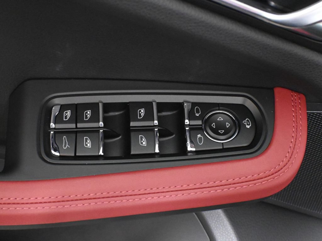 New 2026 Porsche Macan AWD/4WD image 33