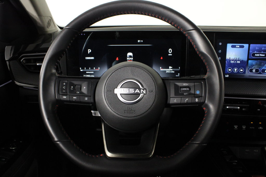 Certified 2025 Nissan Kicks SR FWD image 10