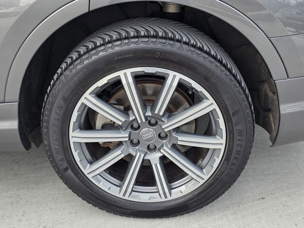 Used 2019 Audi Q7 3.0T Premium Plus w/ Premium Plus Package image 32