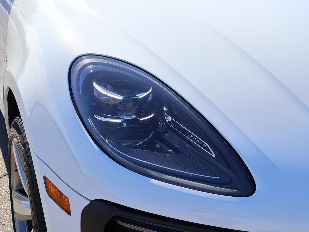Certified 2024 Porsche Macan image 14