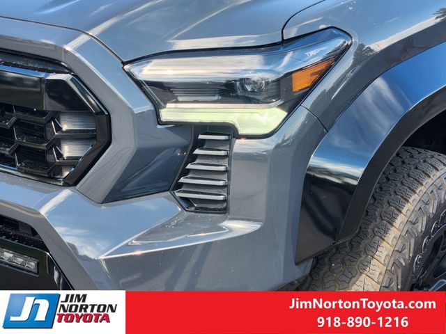 Used 2026 Toyota Tacoma TRD Pro AWD/4WD image 11
