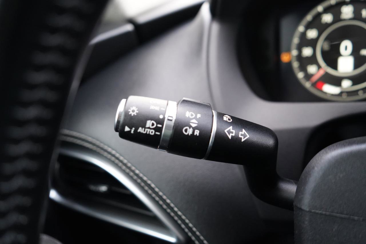 Used 2020 Jaguar F-PACE R-Sport image 38