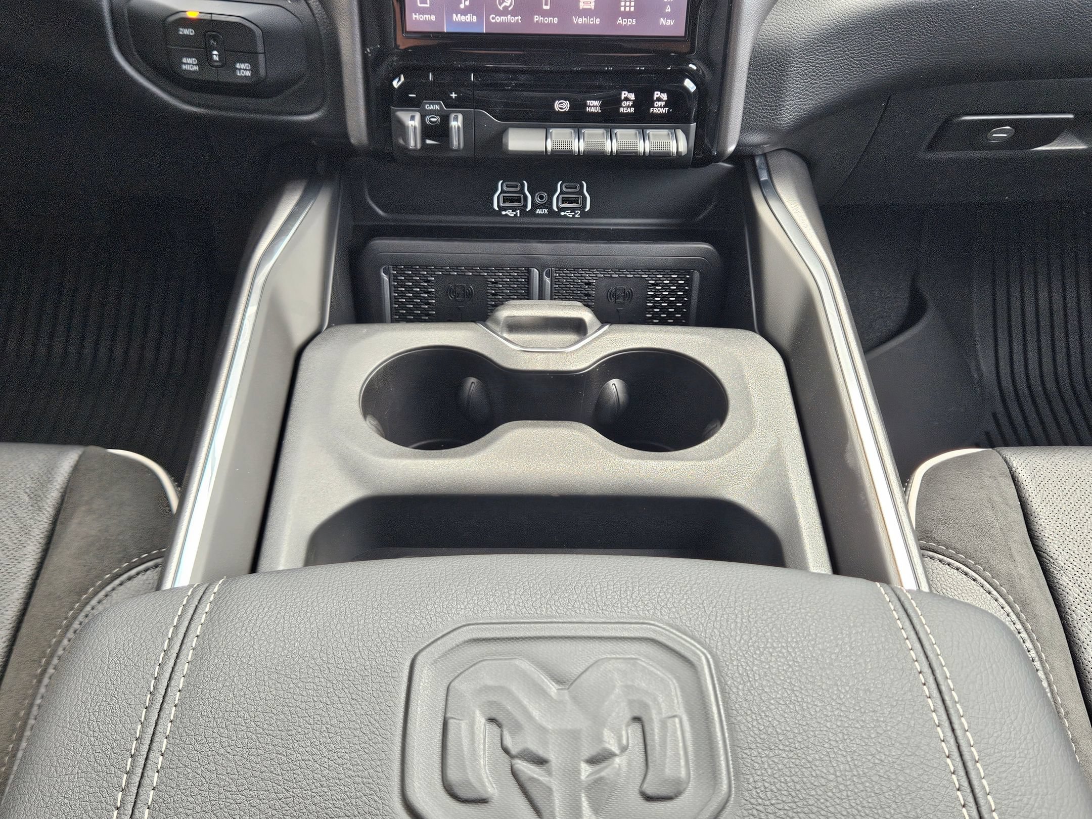 New 2026 RAM 2500 Laramie w/ Night Edition AWD/4WD image 10