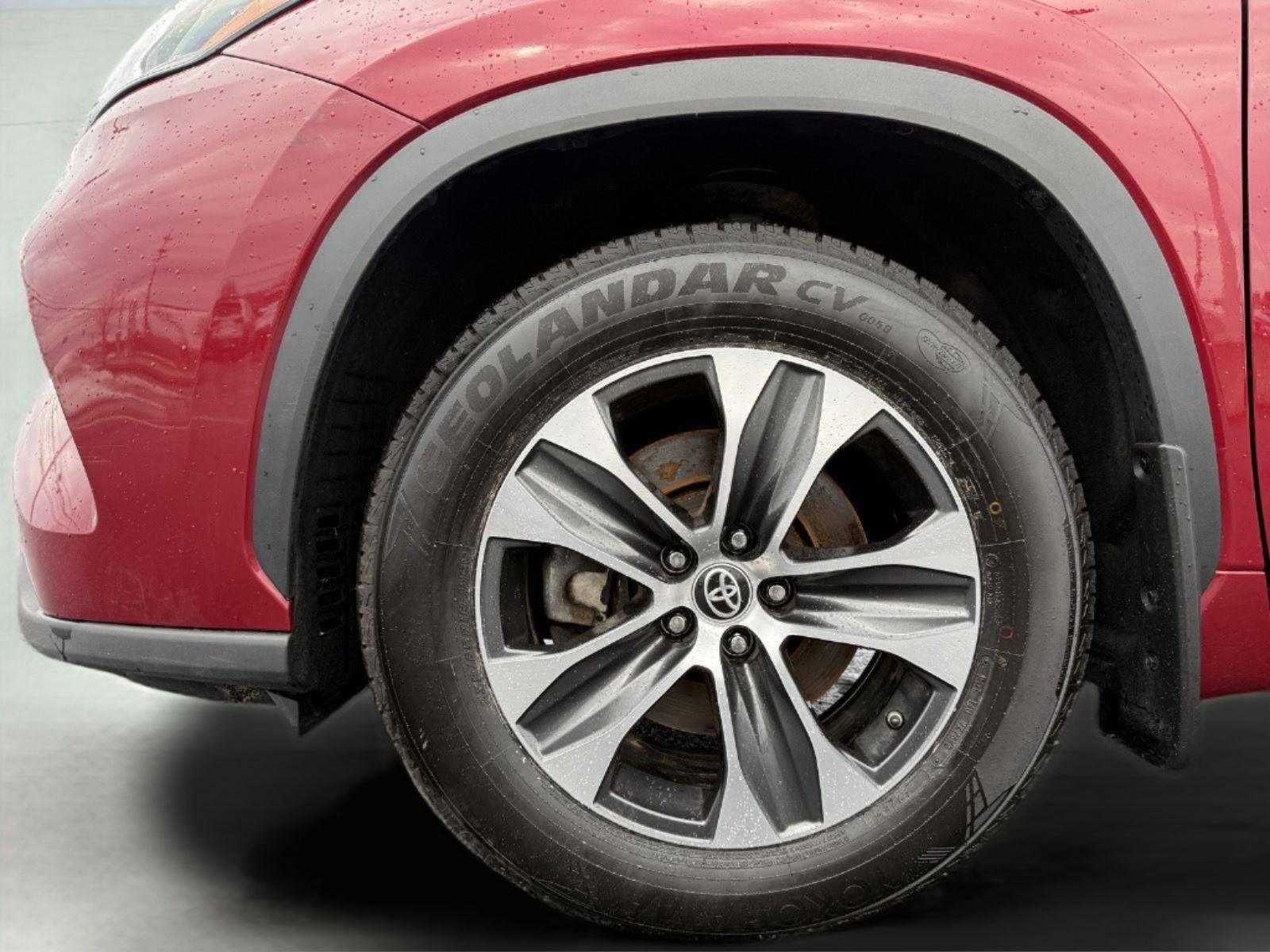 Used 2022 Toyota Highlander XLE image 8