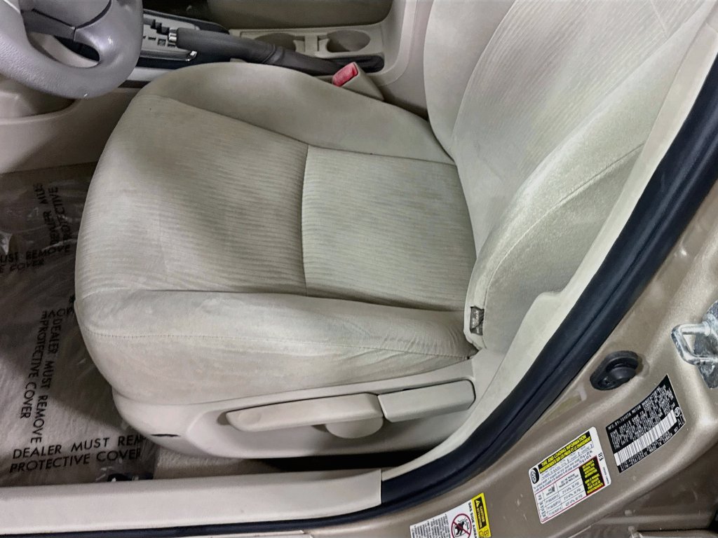 Used 2010 Toyota Corolla LE FWD image 19