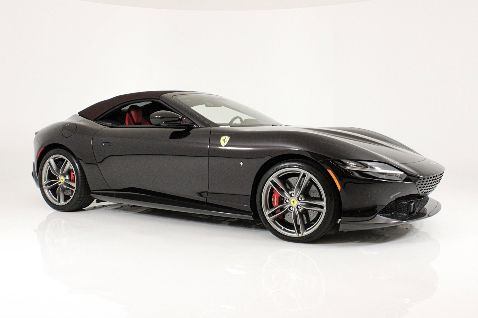 Certified 2024 Ferrari Roma Spider RWD image 18