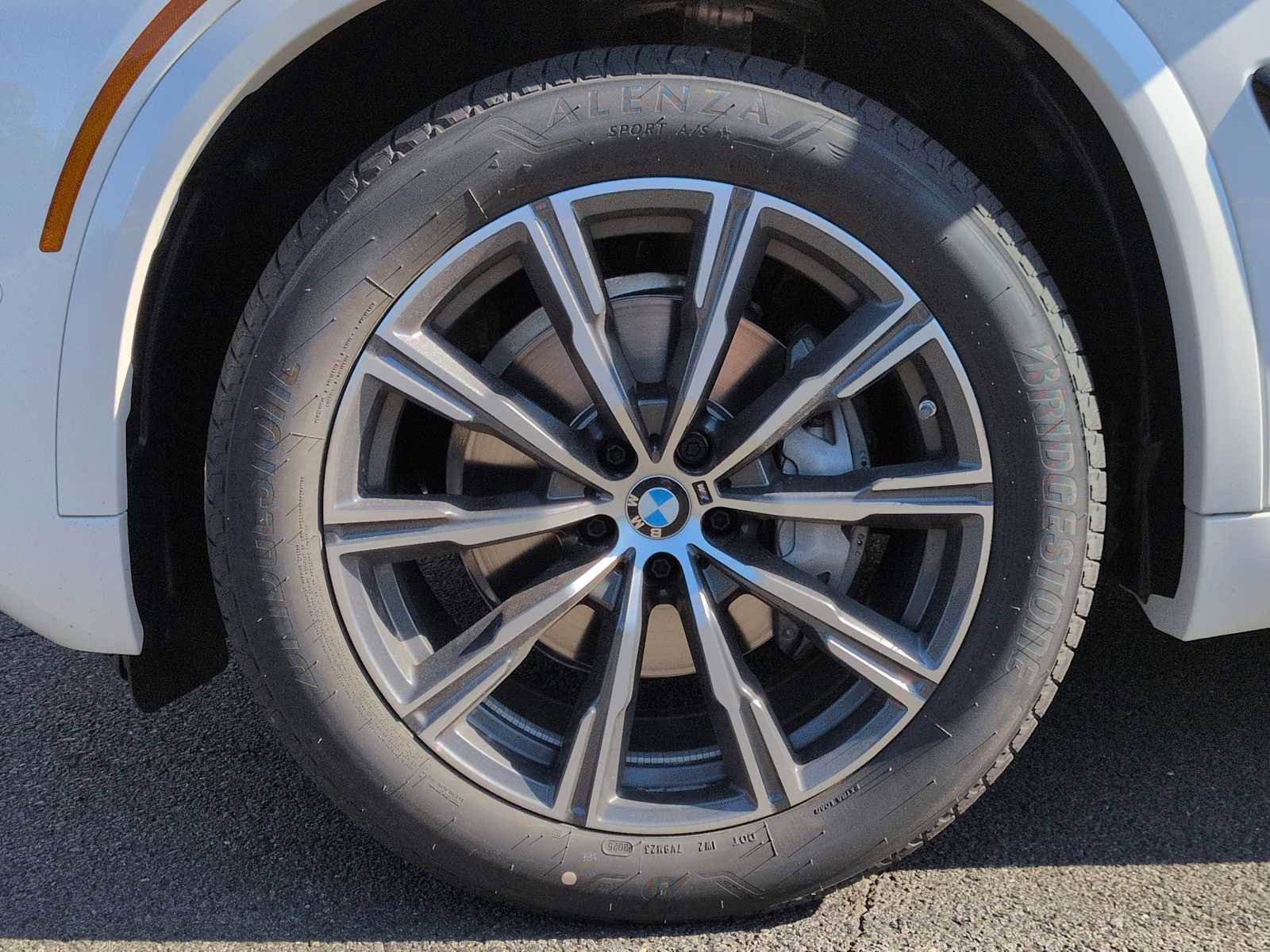 New 2026 BMW X5 xDrive40i w/ M Sport Package image 14