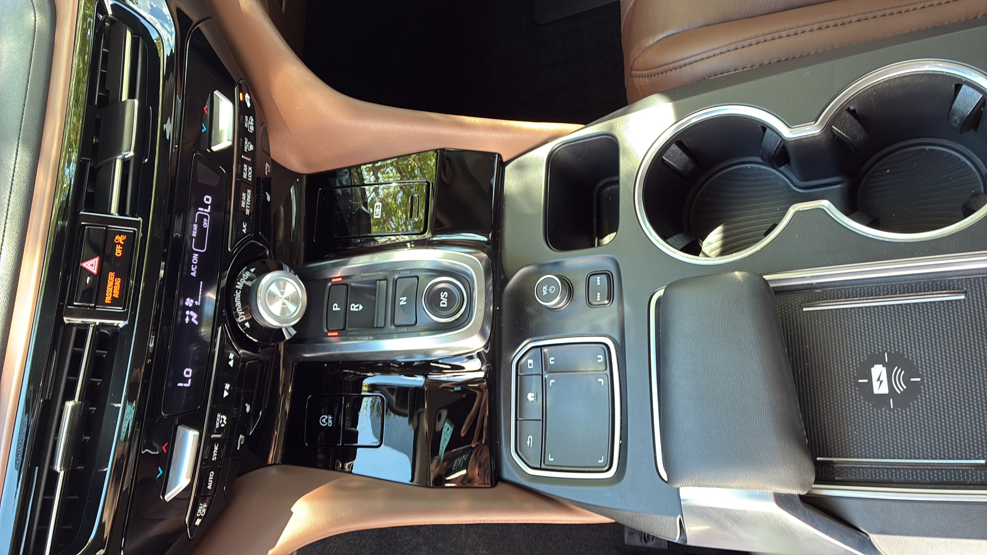 Used 2024 Acura MDX SH-AWD w/ Technology Package image 15