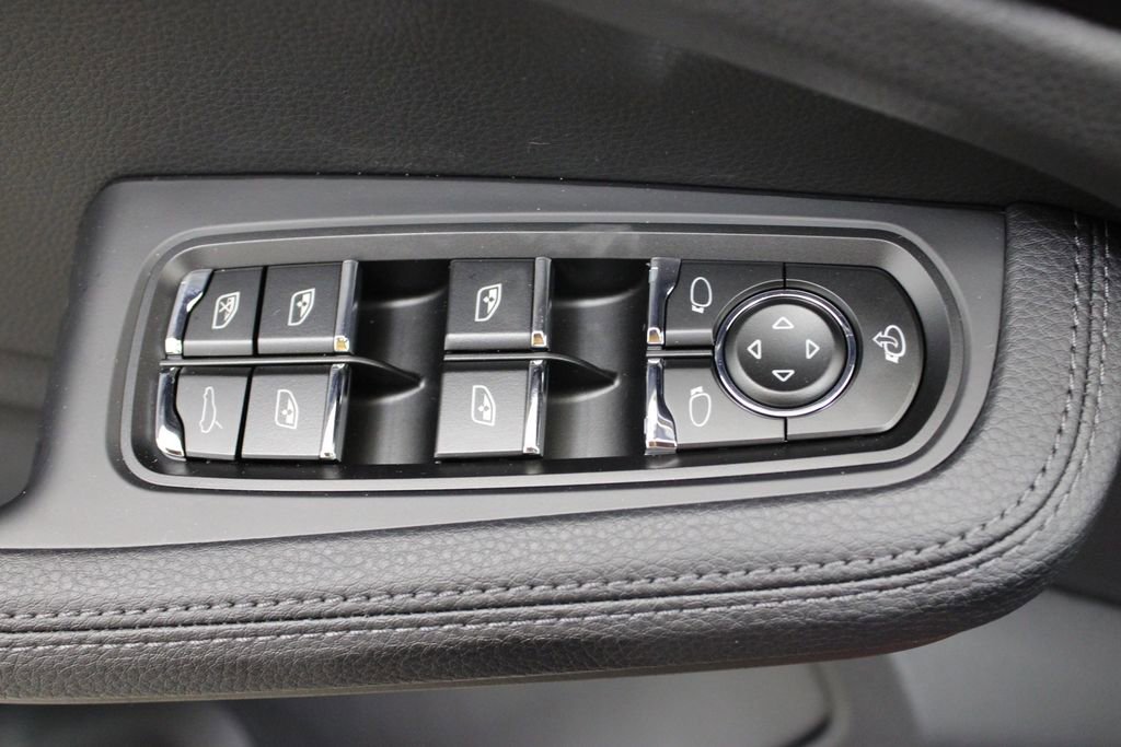 New 2026 Porsche Macan image 23