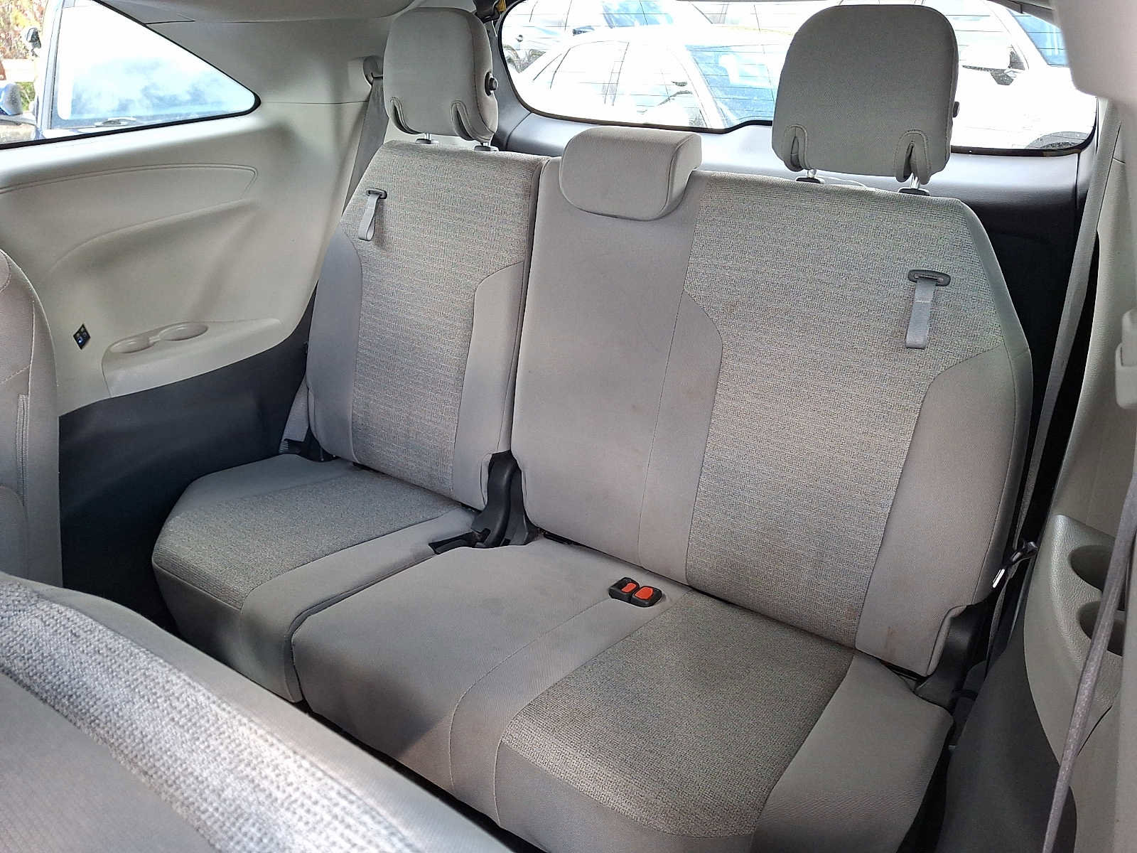 Used 2023 Toyota Sienna LE AWD/4WD image 8