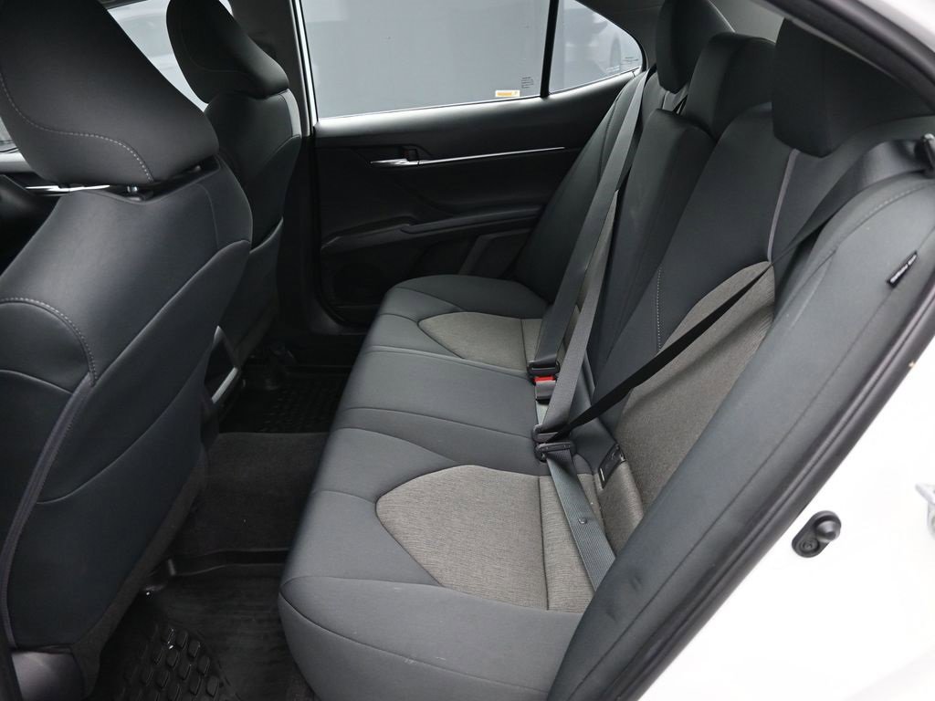 Used 2022 Toyota Camry LE image 12
