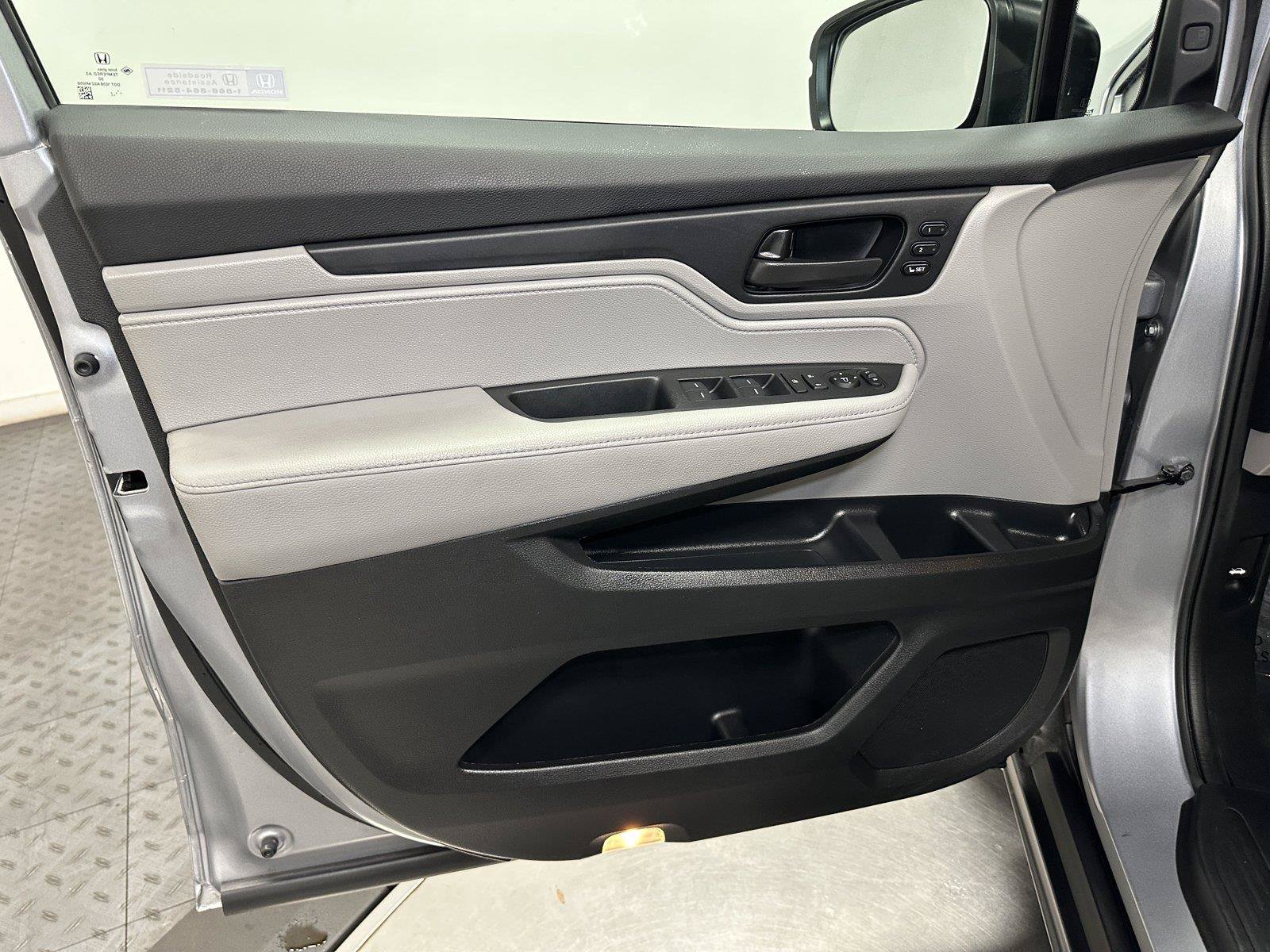 Used 2024 Honda Odyssey EX-L image 20
