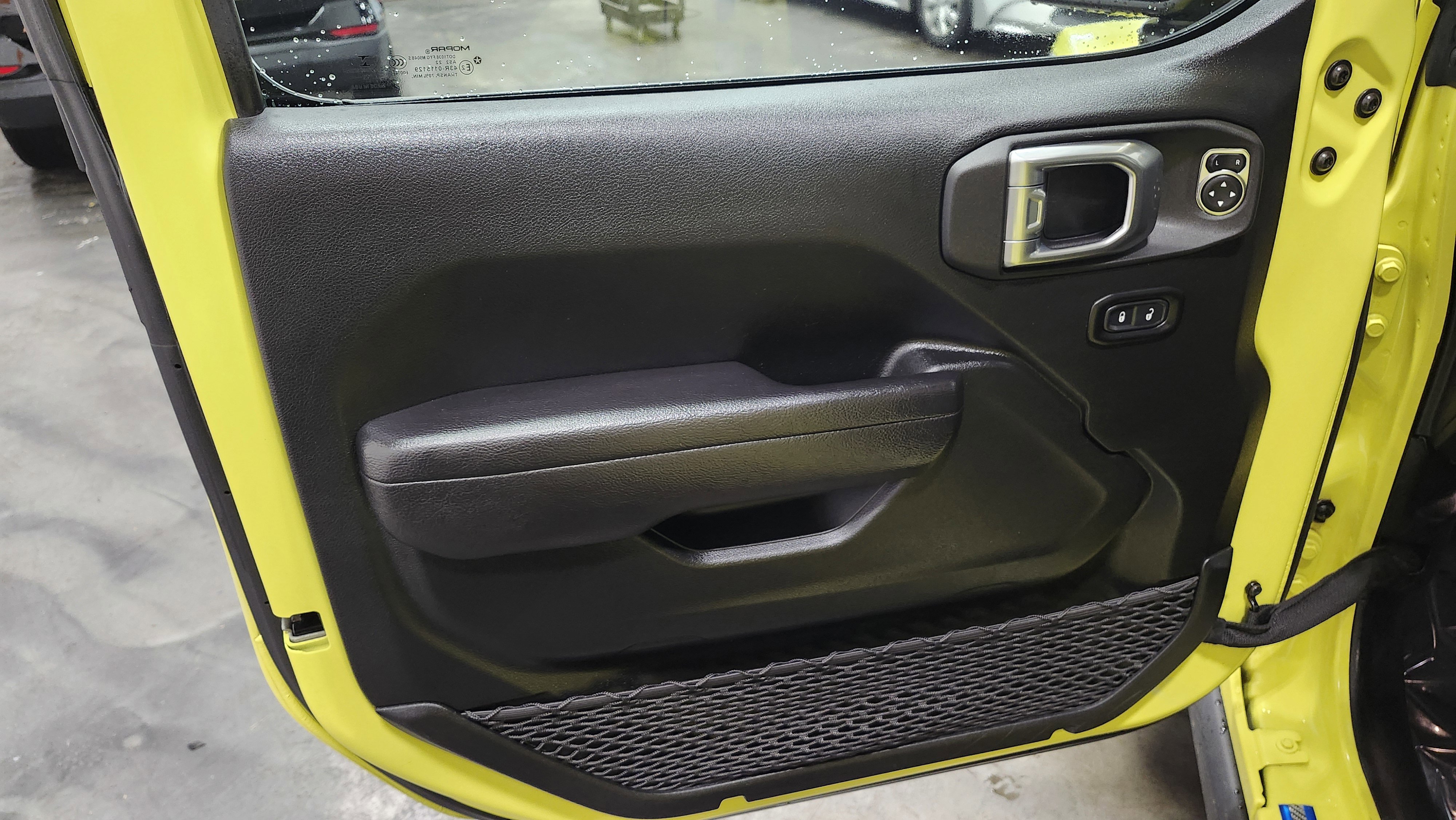 Used 2023 Jeep Wrangler Unlimited Rubicon 4xe w/ Steel Bumper Group image 27