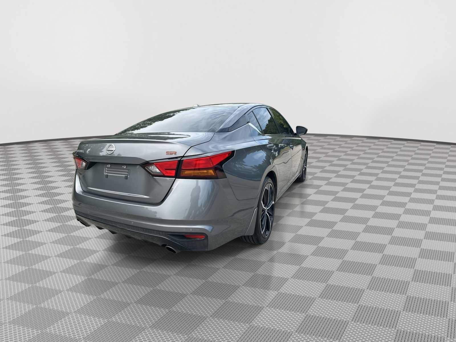 Used 2024 Nissan Altima 2.5 SR w/ SR Premium Package FWD image 6