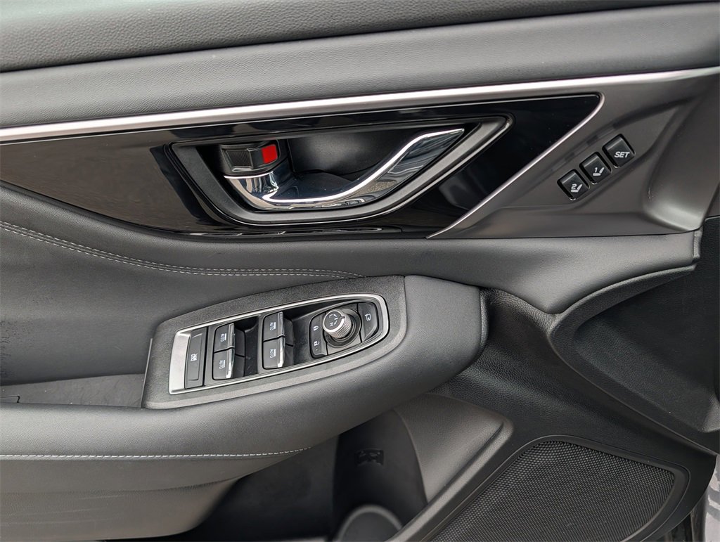 Used 2025 Subaru Outback Touring w/ Popular Package #2 image 19