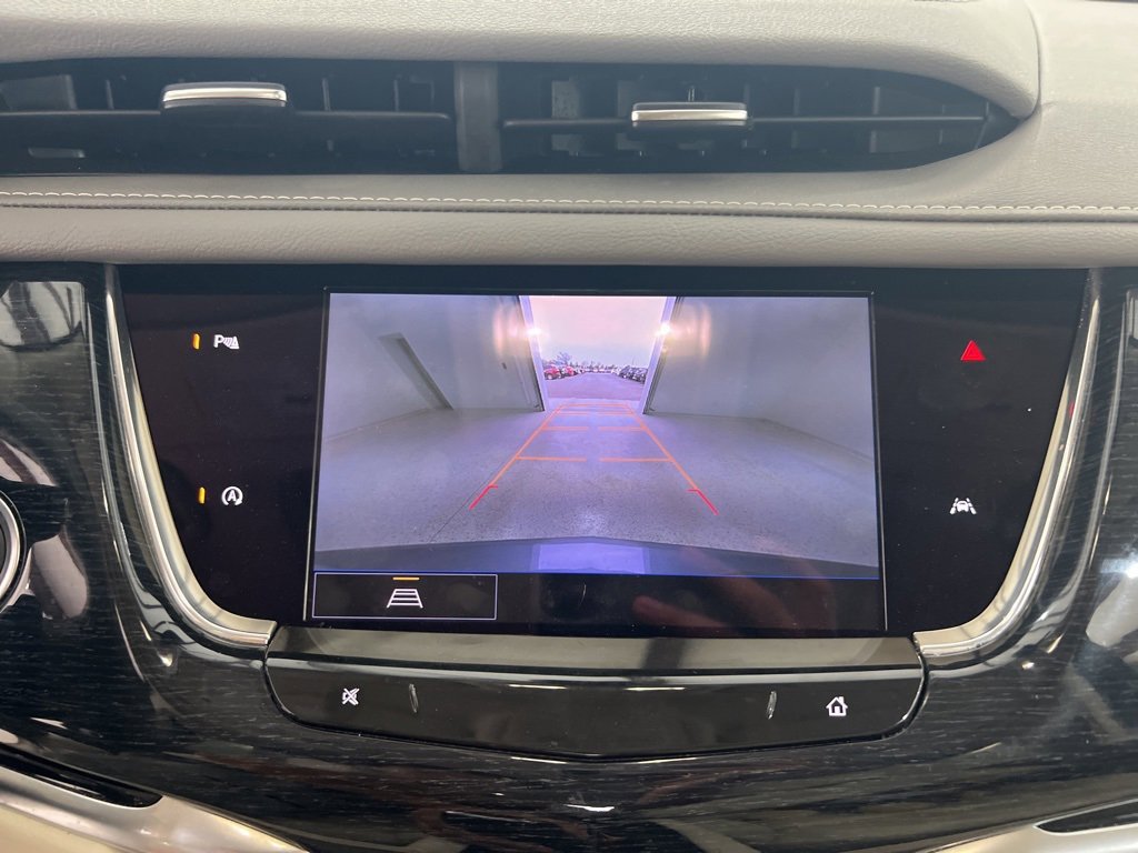 Used 2025 Cadillac XT6 Premium Luxury image 13