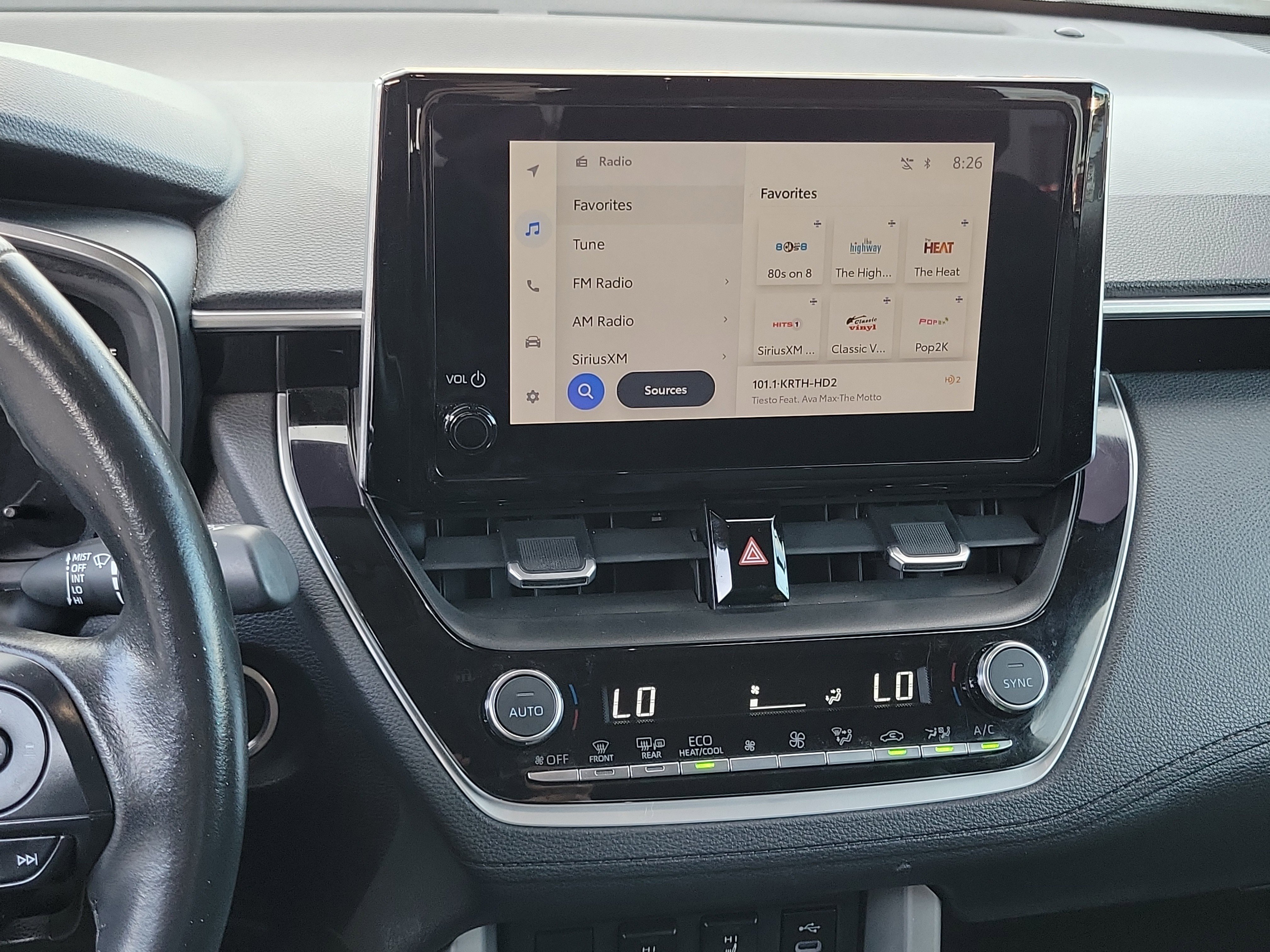 Used 2023 Toyota Corolla Cross XLE image 11