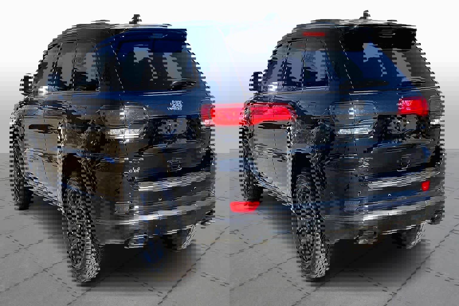 Used 2019 Jeep Grand Cherokee Limited X image 12