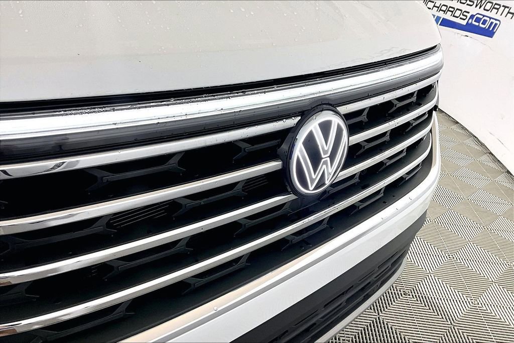 Used 2025 Volkswagen Atlas SE image 24
