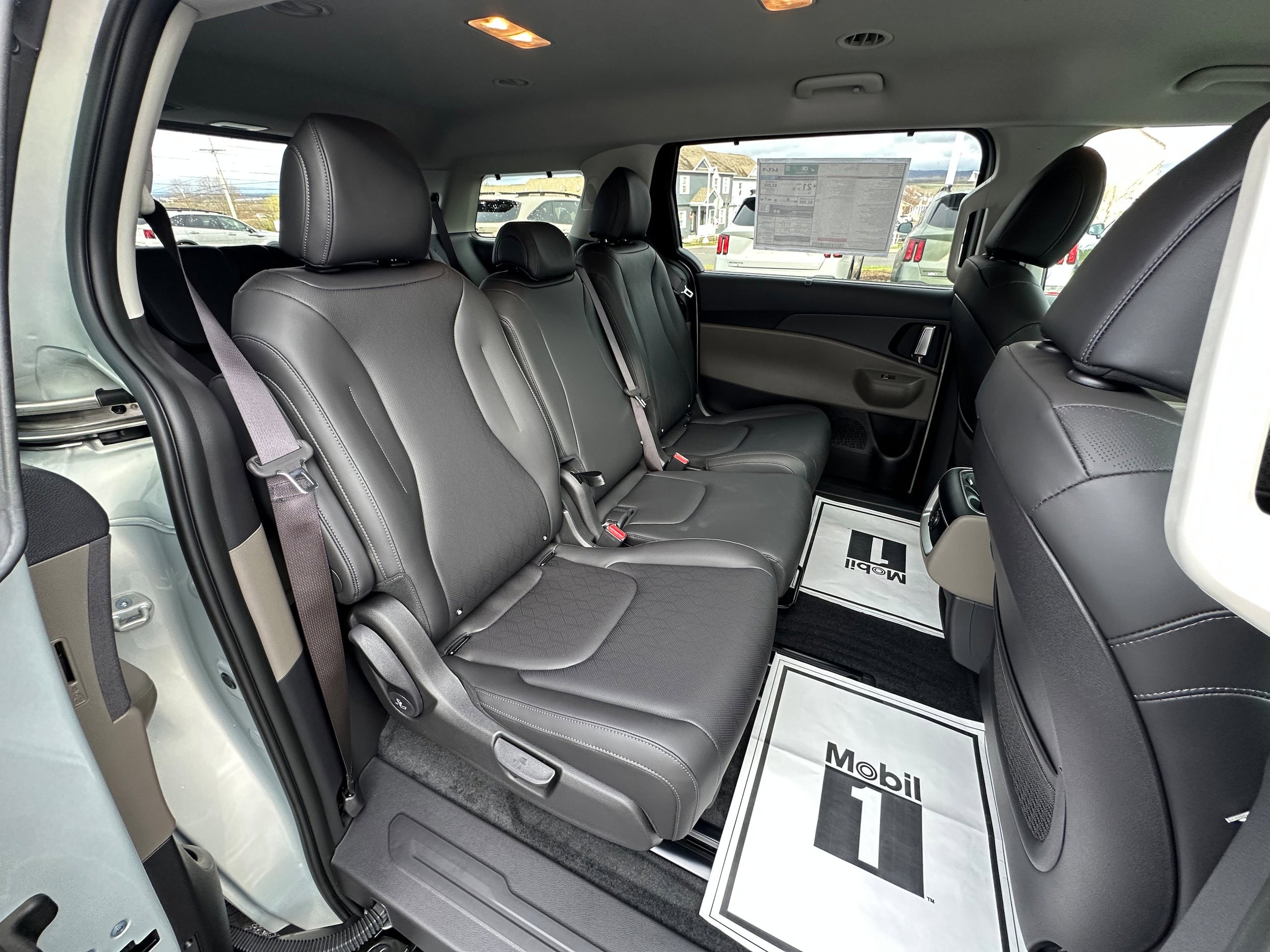 New 2026 Kia Carnival EX image 15