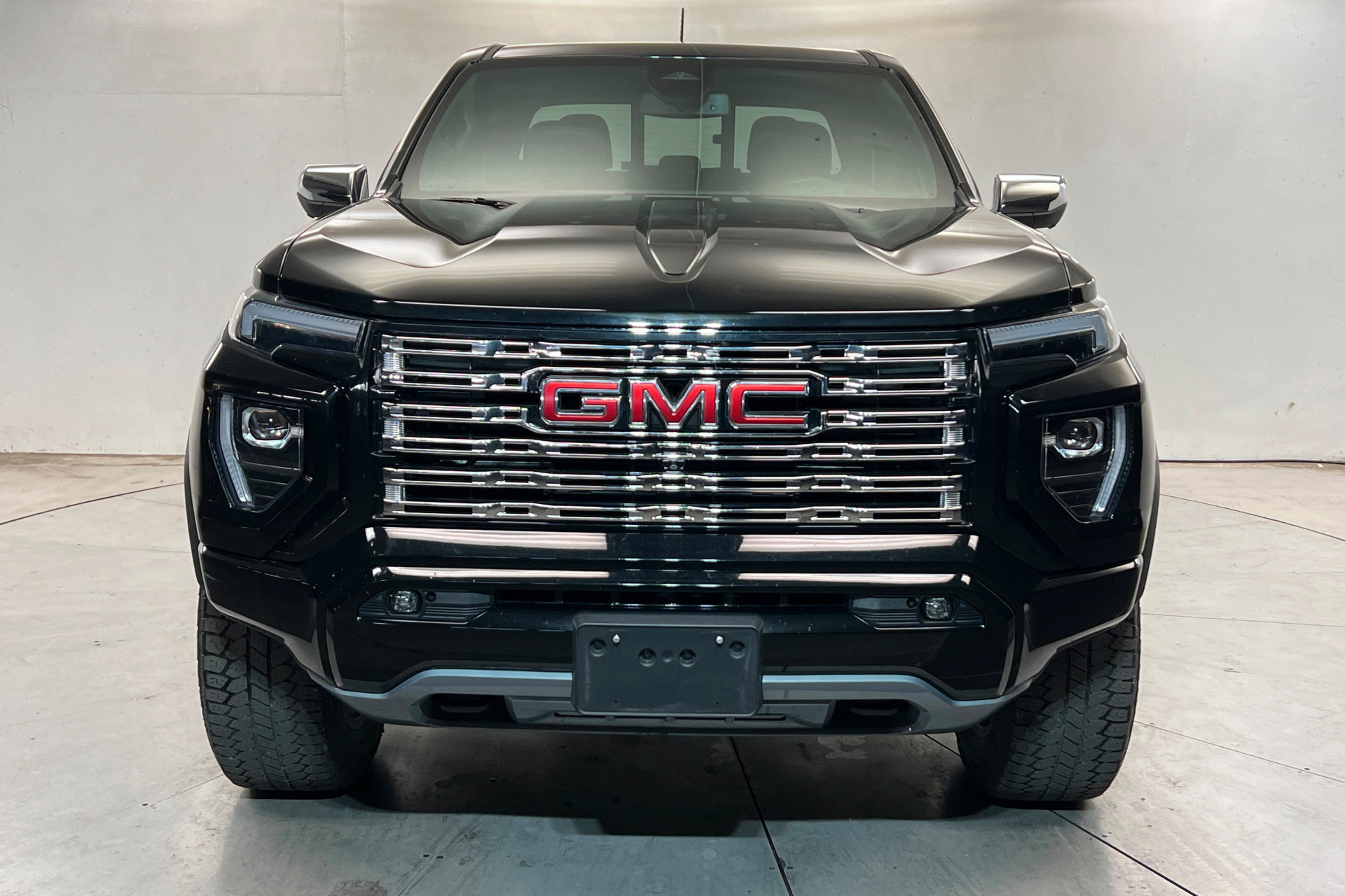 Used 2023 GMC Canyon Denali AWD/4WD image 9