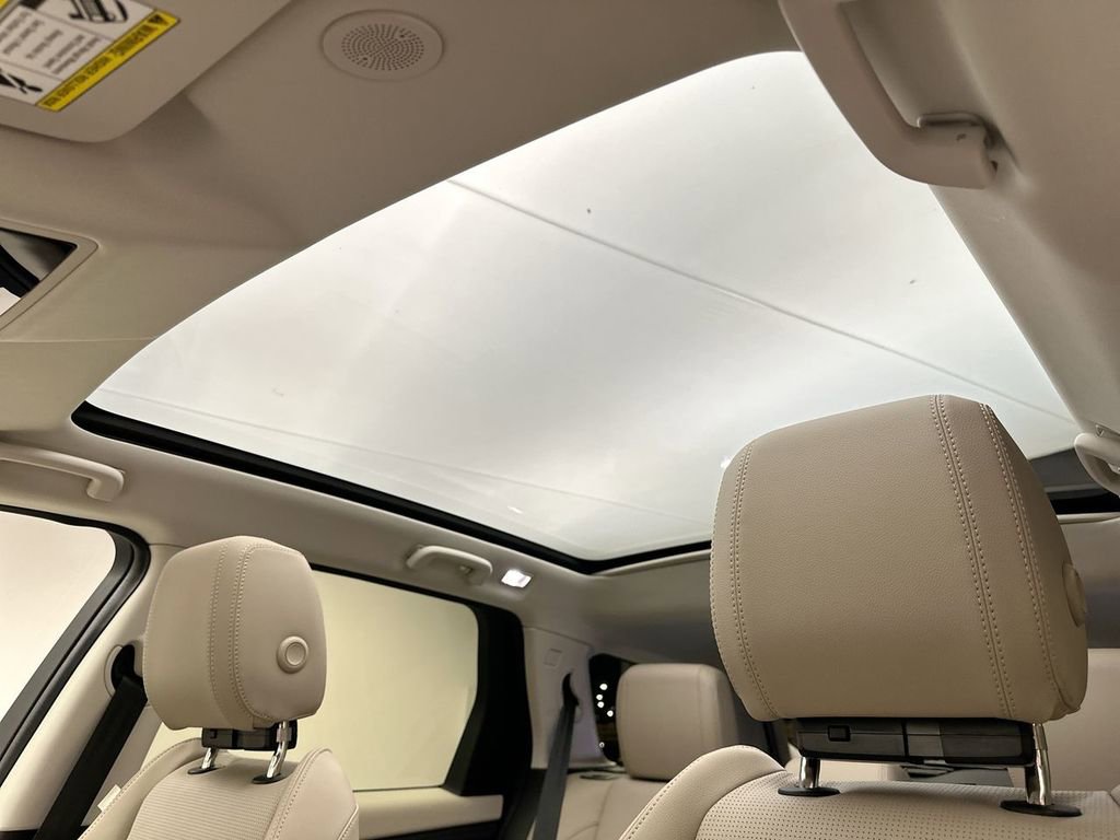 Certified 2025 Land Rover Discovery Sport S image 9