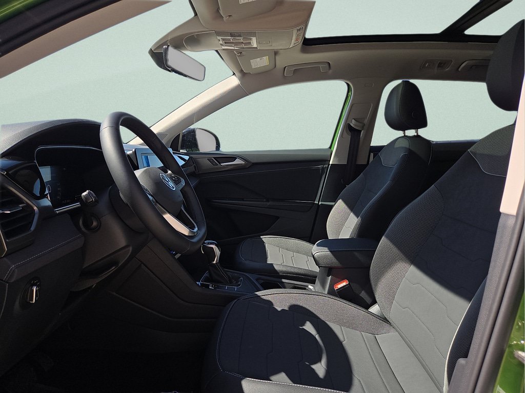 New 2026 Volkswagen Taos SE FWD image 15