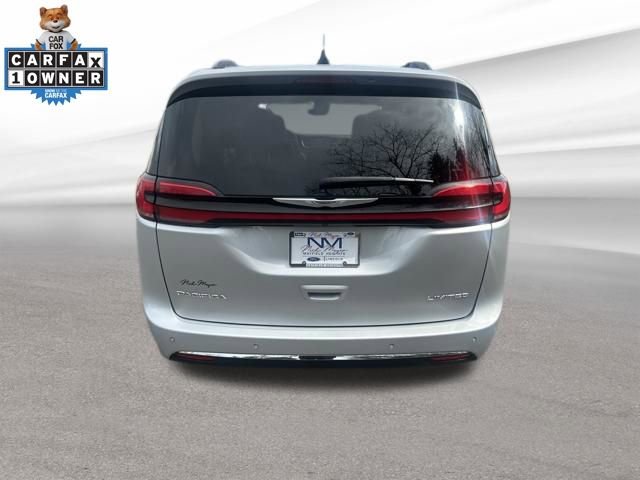 Used 2023 Chrysler Pacifica Limited image 6
